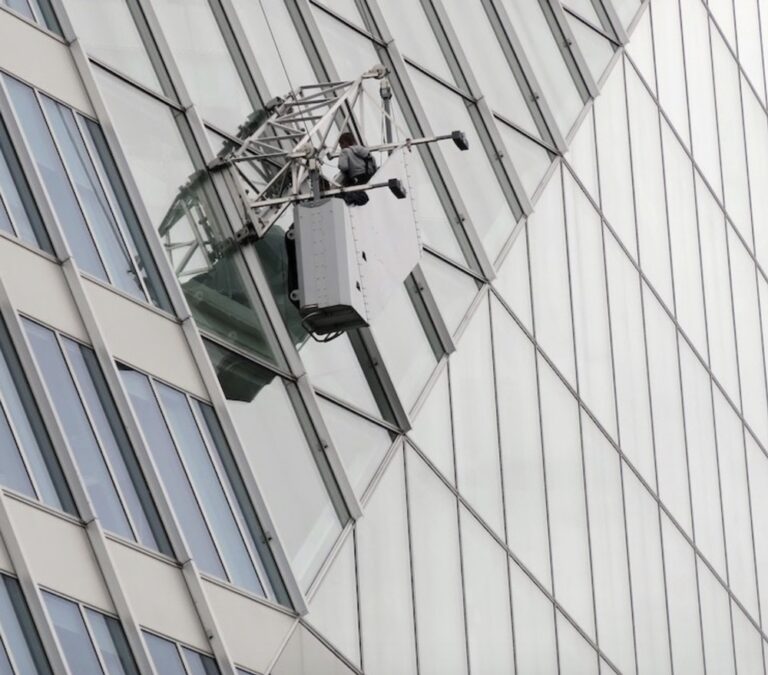 5 Types Of Construction Cradles & How To Choose The Best One