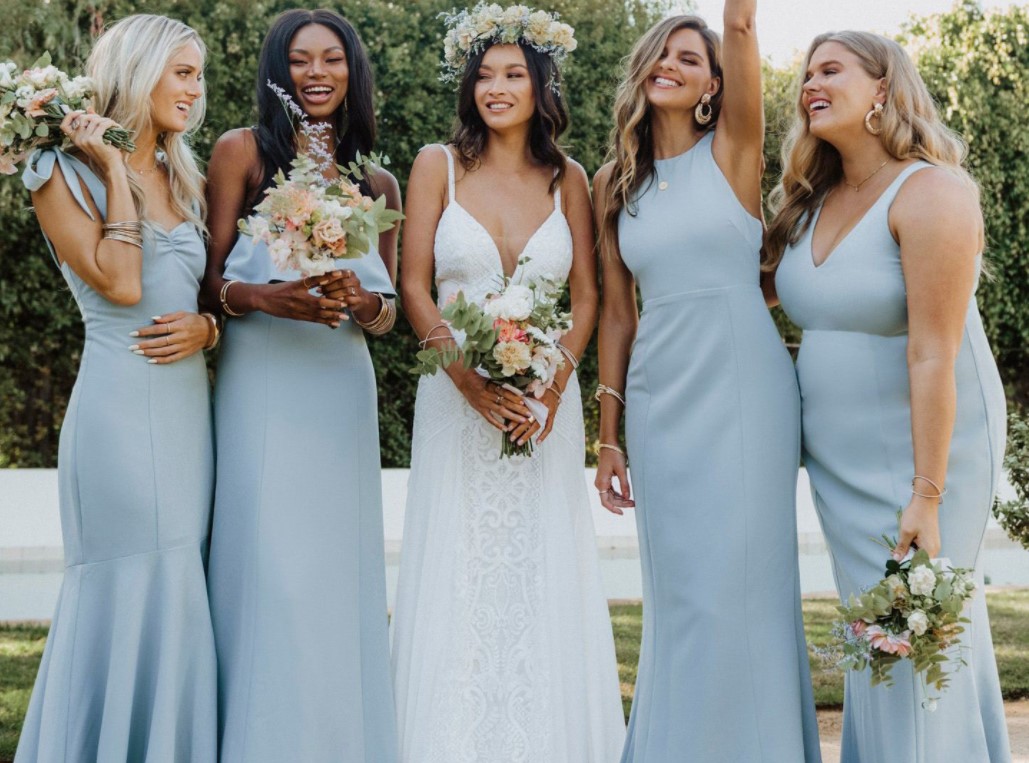 4 Tips for Choosing The Right Material for Your Bridesmaid Dresses