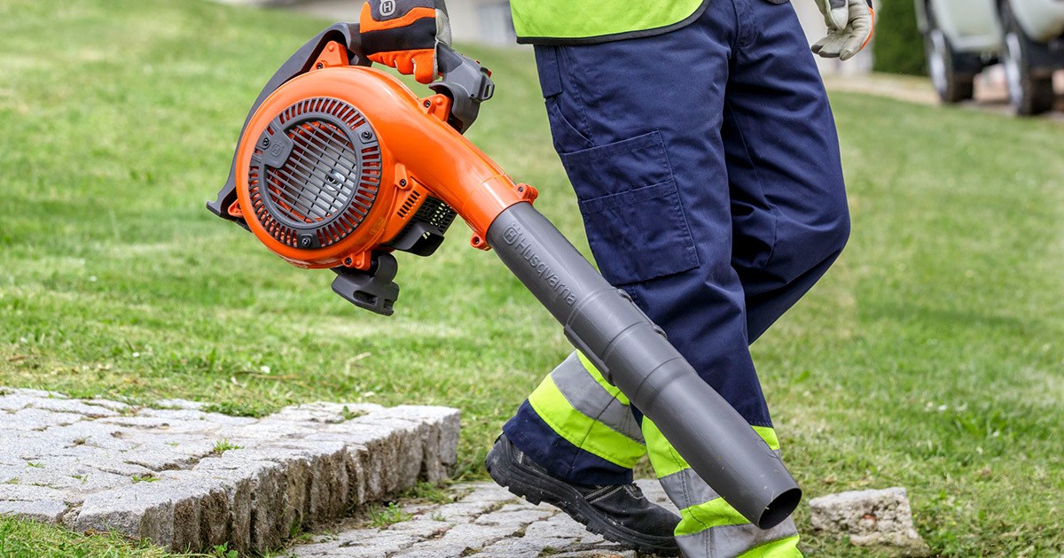 How Much Power Should a Good Leaf Blower Have