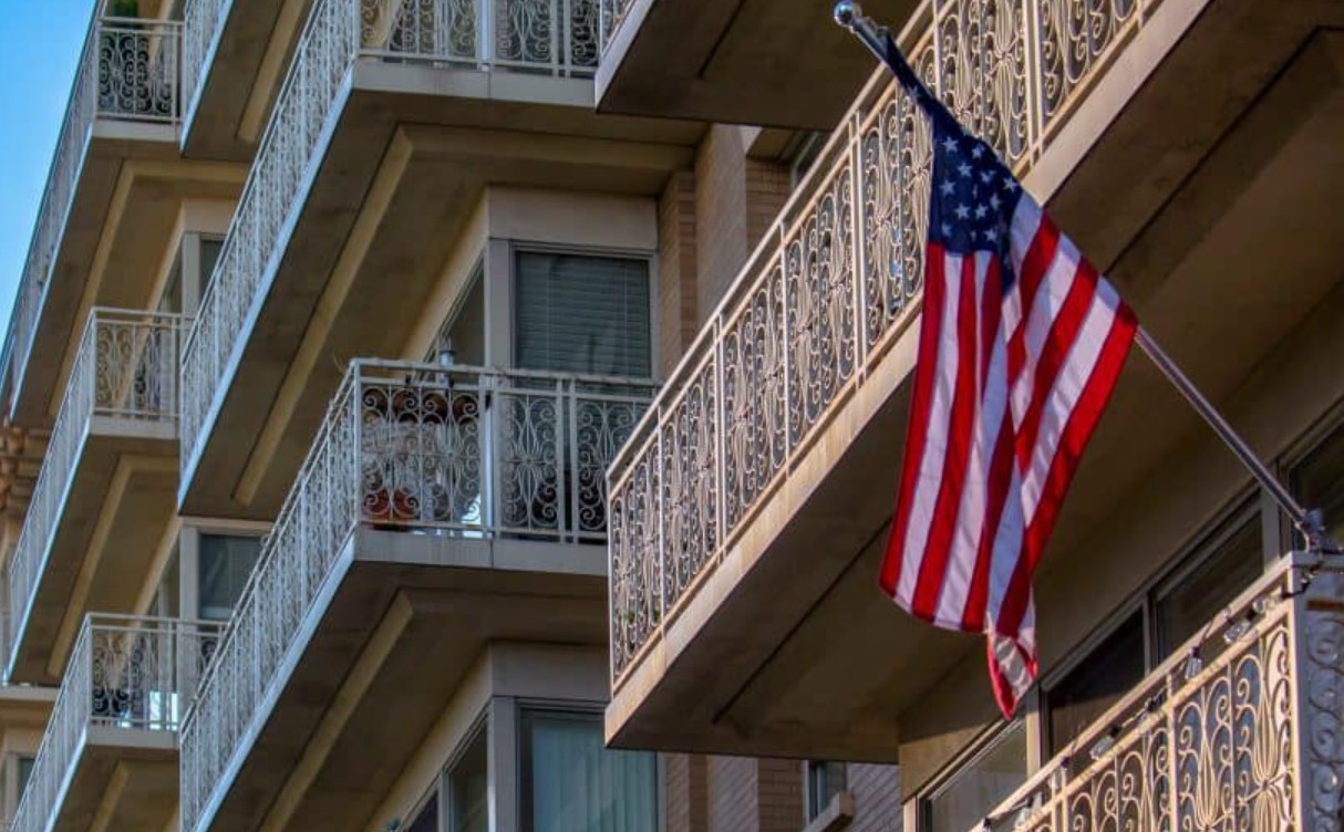 4 Important Flag Display Rules to Know