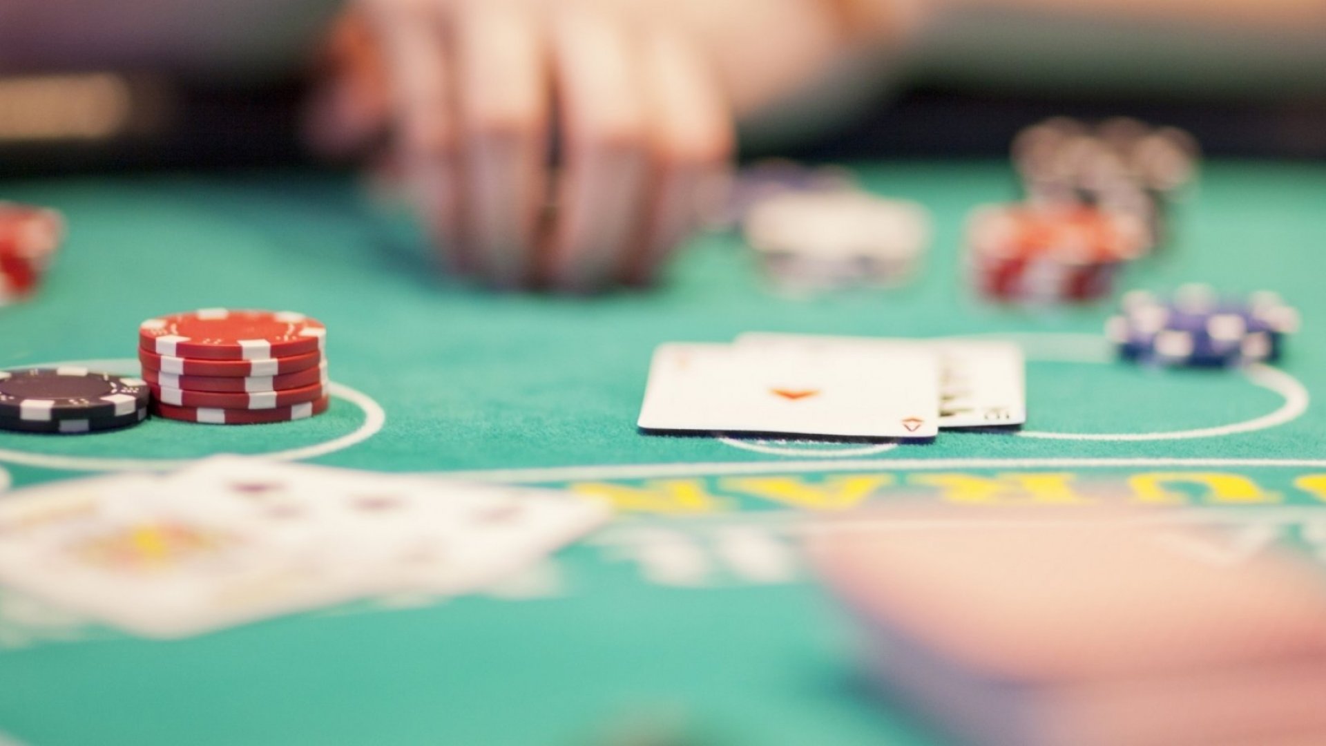 Cognitive Biases and Decision Making in Online Gambling: How to Play ...