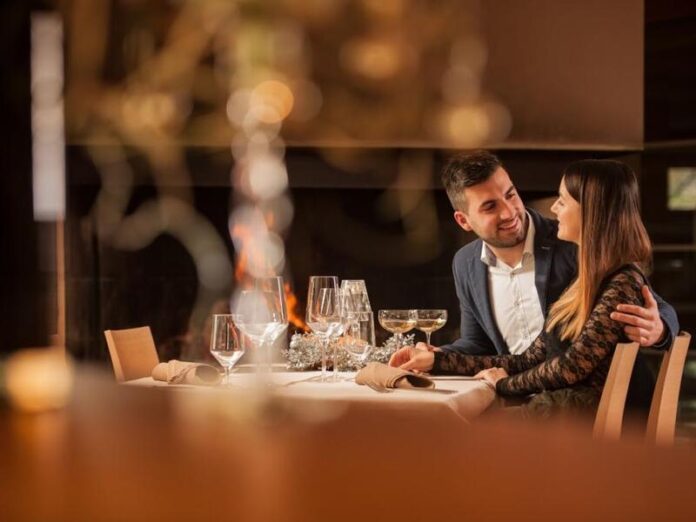 couple in restaurant