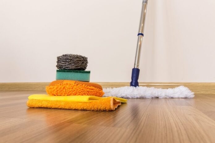 Professionals Clean Wood Floors